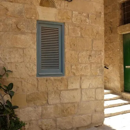 Blue Pied-a-terre