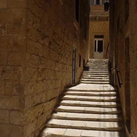 Blue Pied-a-terre Birgu